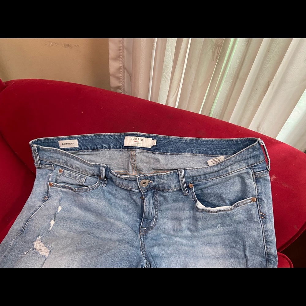 Torrid Boyfriend jeans Size 22 Light denim